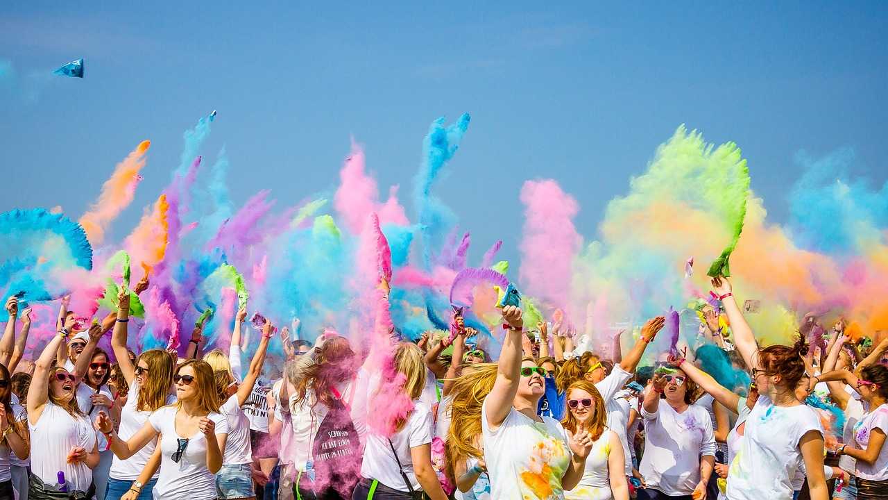 Golden Triangle with Holi in Jaipur